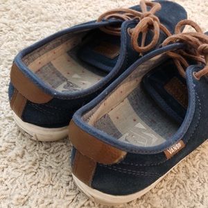 Vans Shoes - Men’s Navy & Tan Vans Sneakers Vans Shoes - Men’s Navy & Tan Vans Sneakers